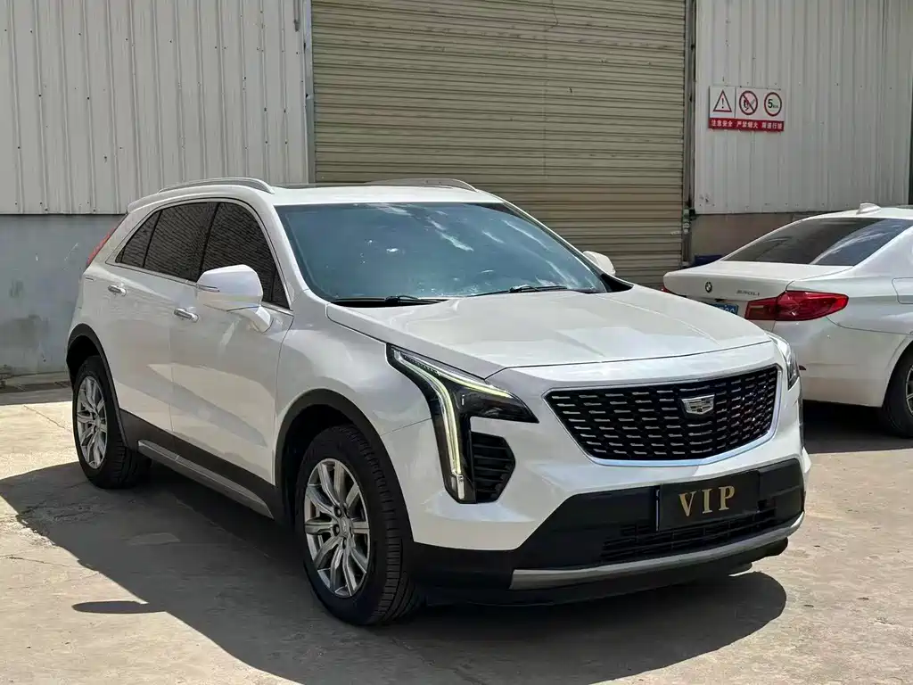 Cadillac XT4 2021 — фото 1