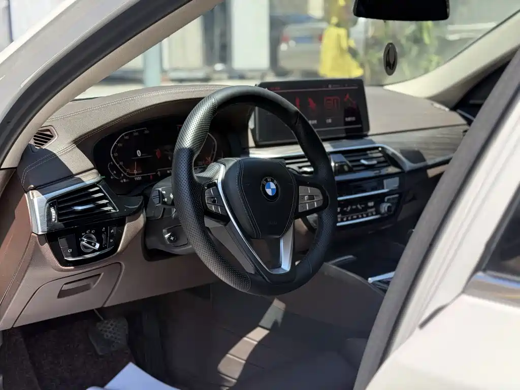 BMW 5 Series 2021