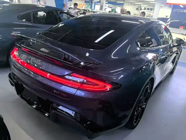Xiaomi SU7 2025