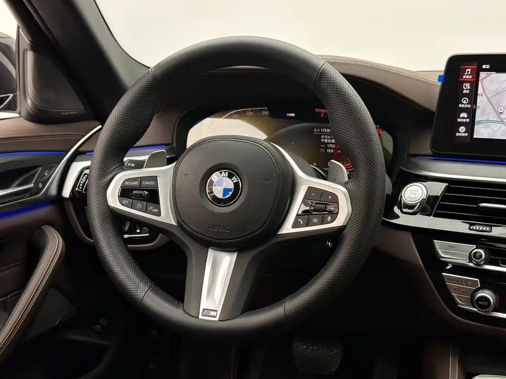 BMW 5 Series 2022 — фото 12