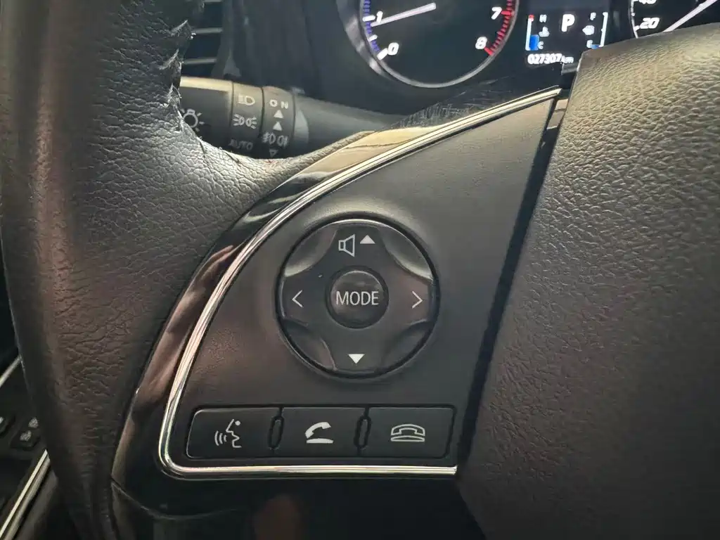 Mitsubishi Outlander 2022 — фото 17