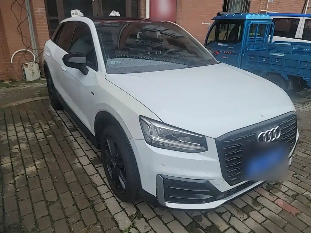 Audi Q2L 2020