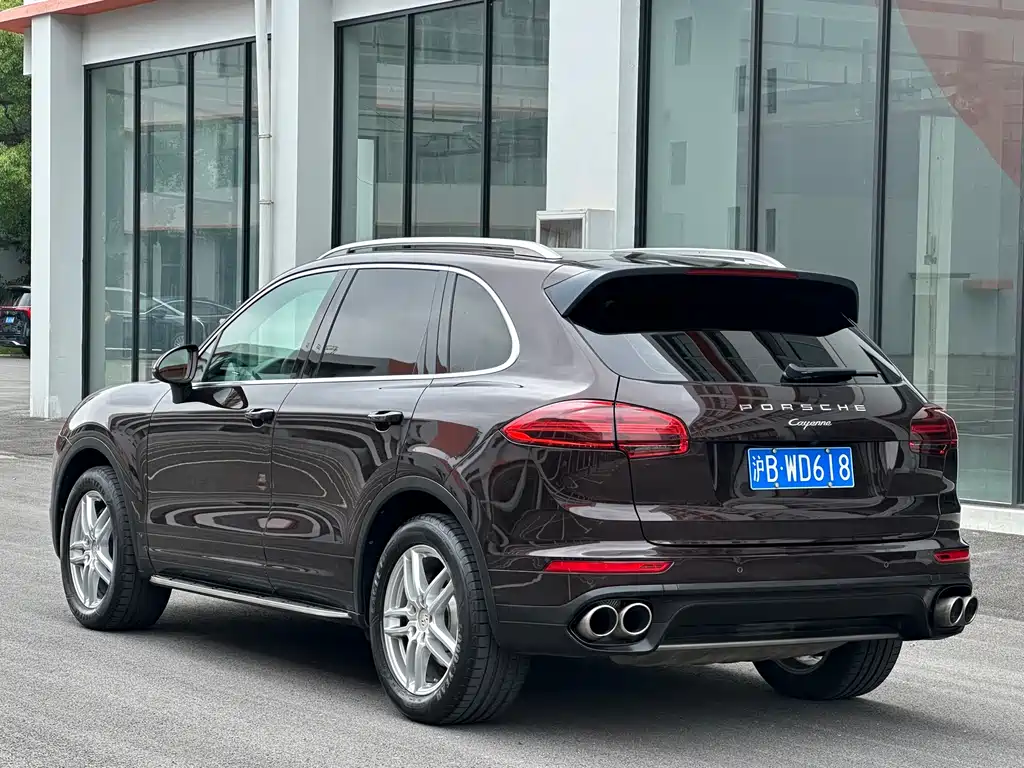 Porsche Cayenne 2017 — фото 11