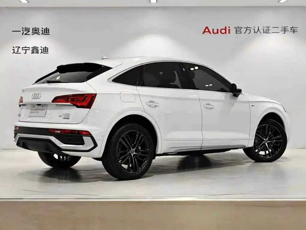 Audi Q5L Sportback 2022 — фото 4