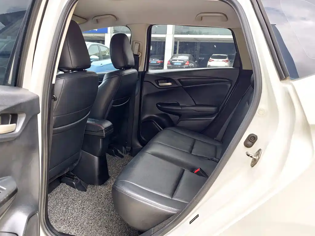 Honda Fit 2016 — фото 11