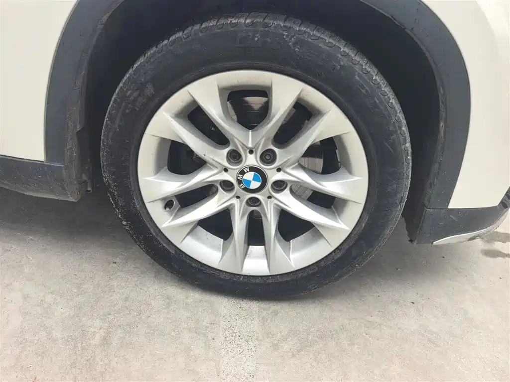 BMW X1 2015 — фото 14