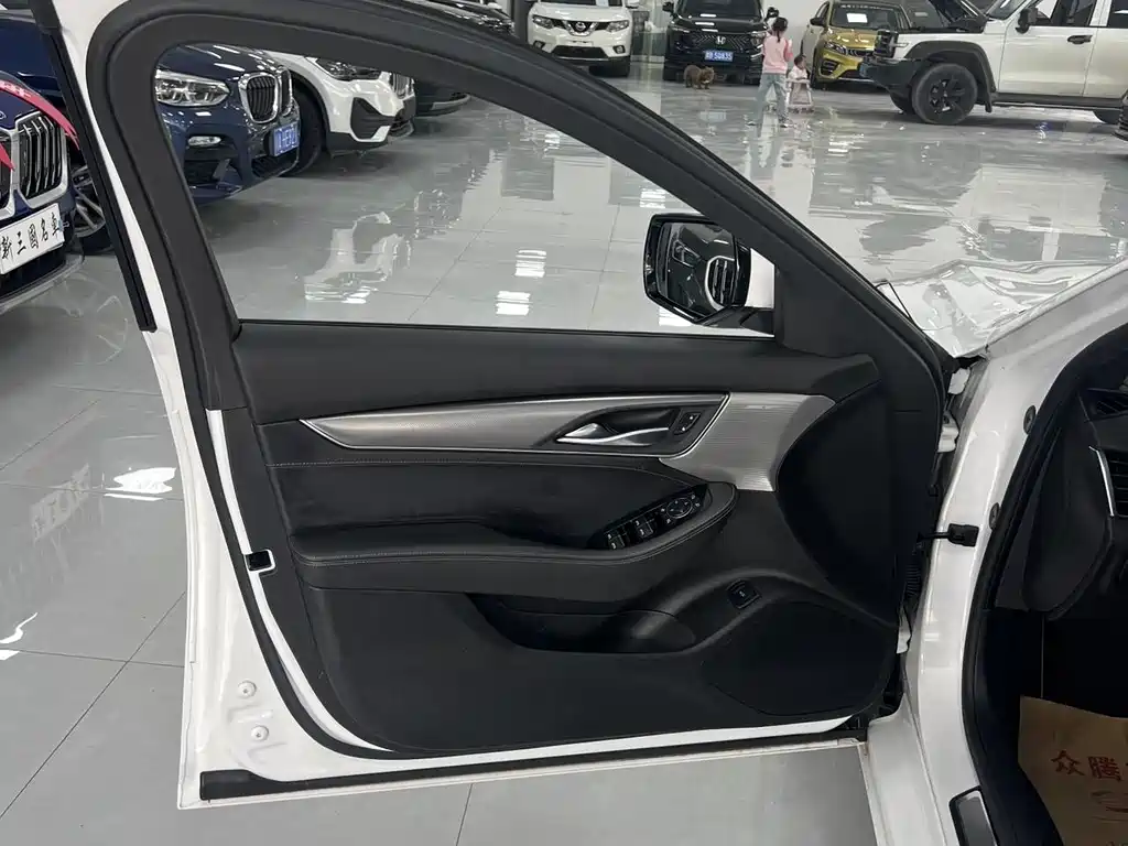 Cadillac CT5 2021 — фото 11
