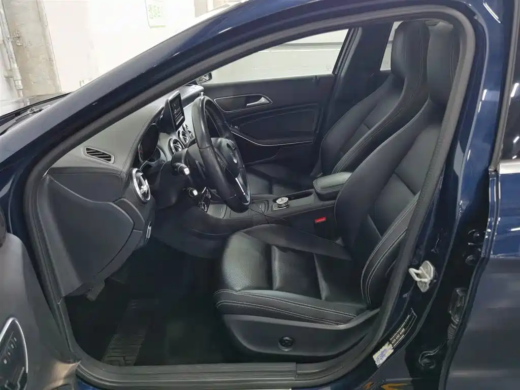 Mercedes-Benz GLA 2015 — фото 10