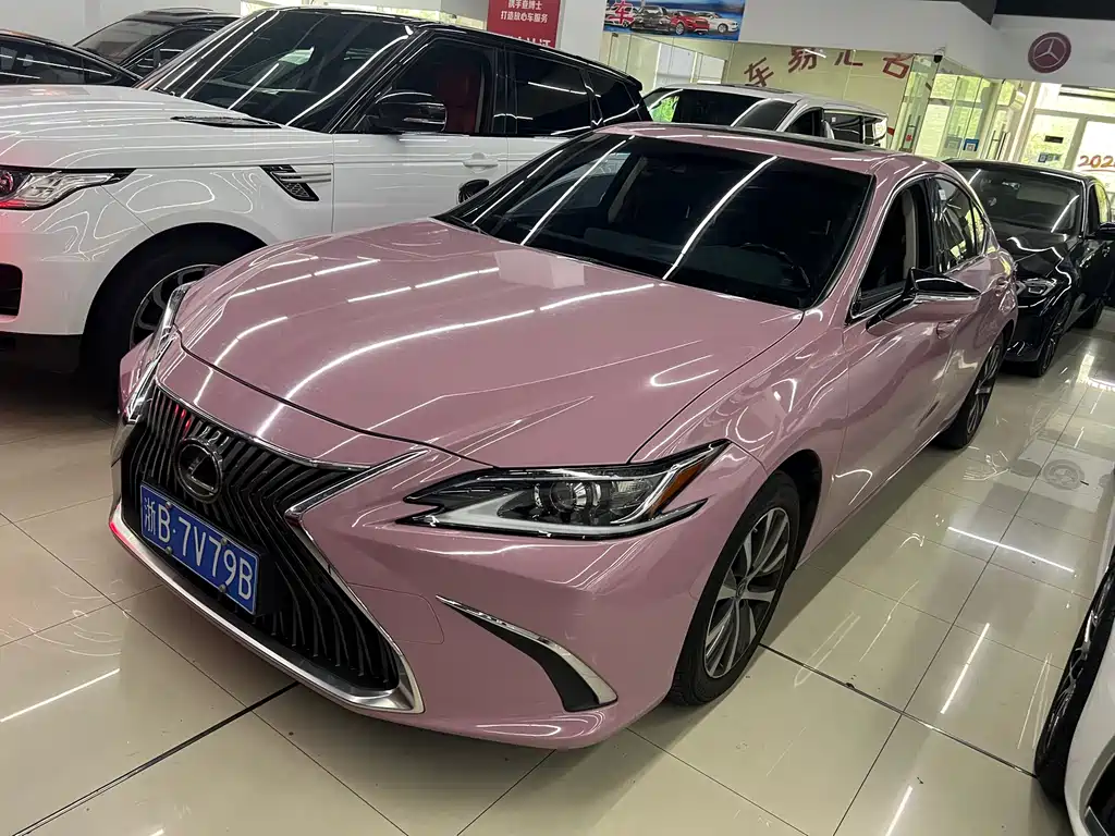 Lexus ES 2020 — фото 1
