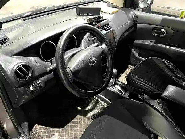 Nissan Livina 2015