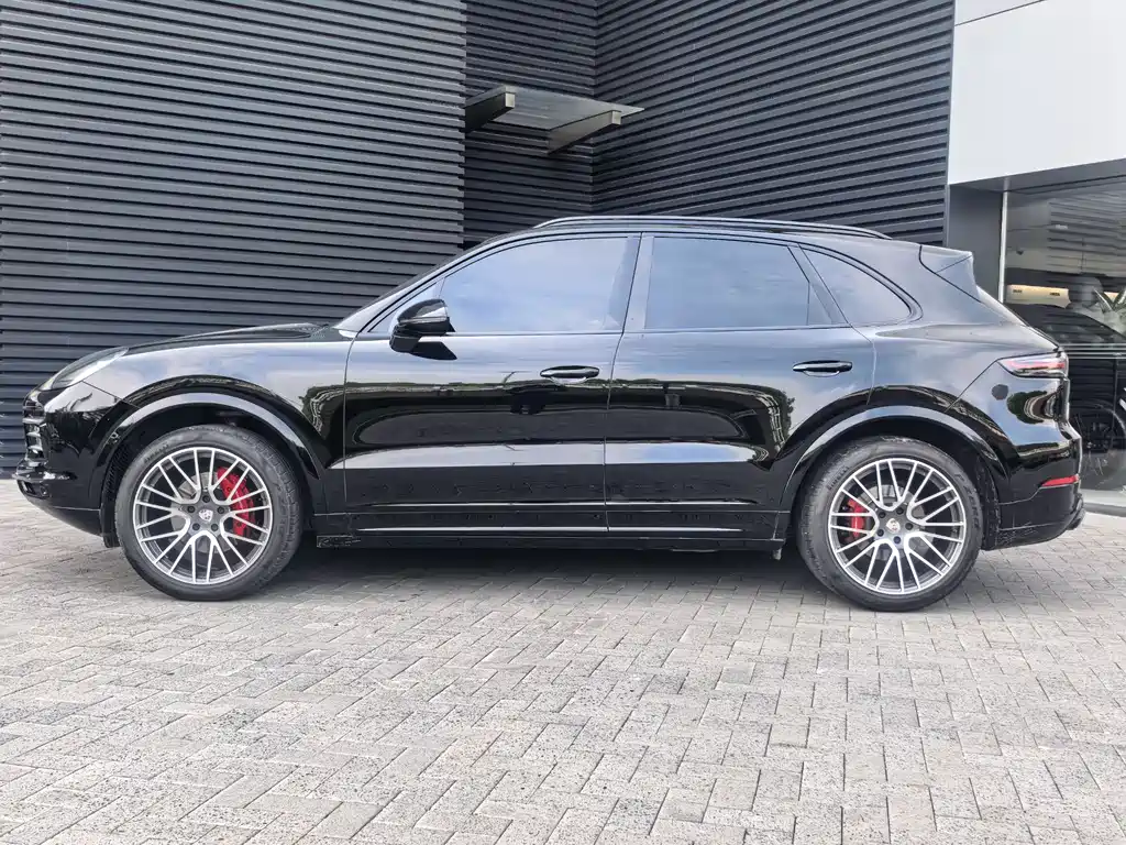 Porsche Cayenne 2019 — фото 6