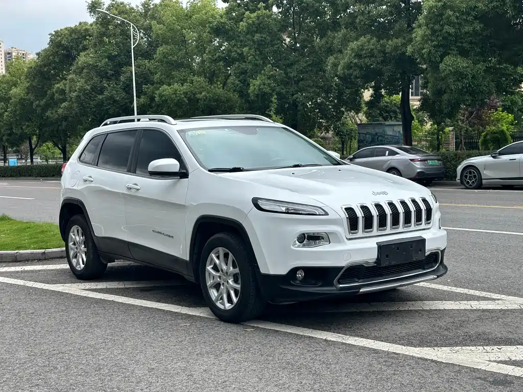 Jeep Cherokee 2018 — фото 3