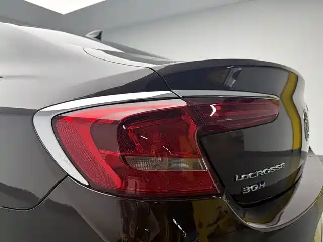 Buick LaCrosse 2018 — фото 10