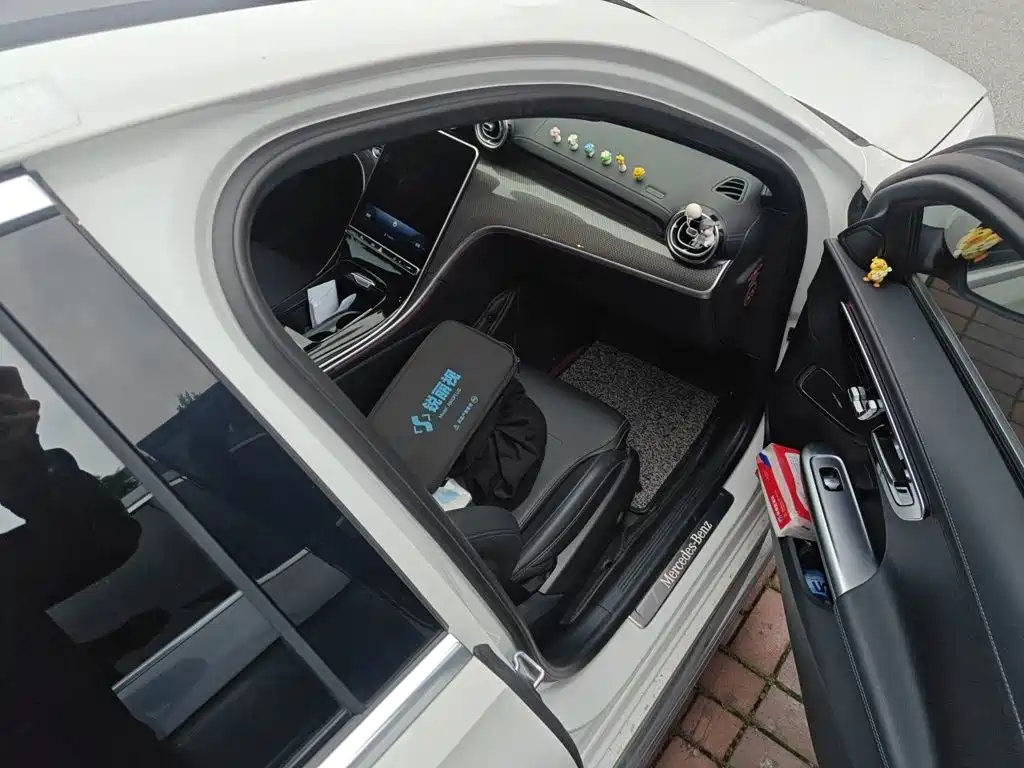 Mercedes-Benz C-Class 2023 — фото 20