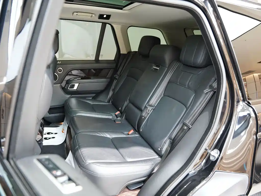 Land Rover Range Rover 2021 — фото 16