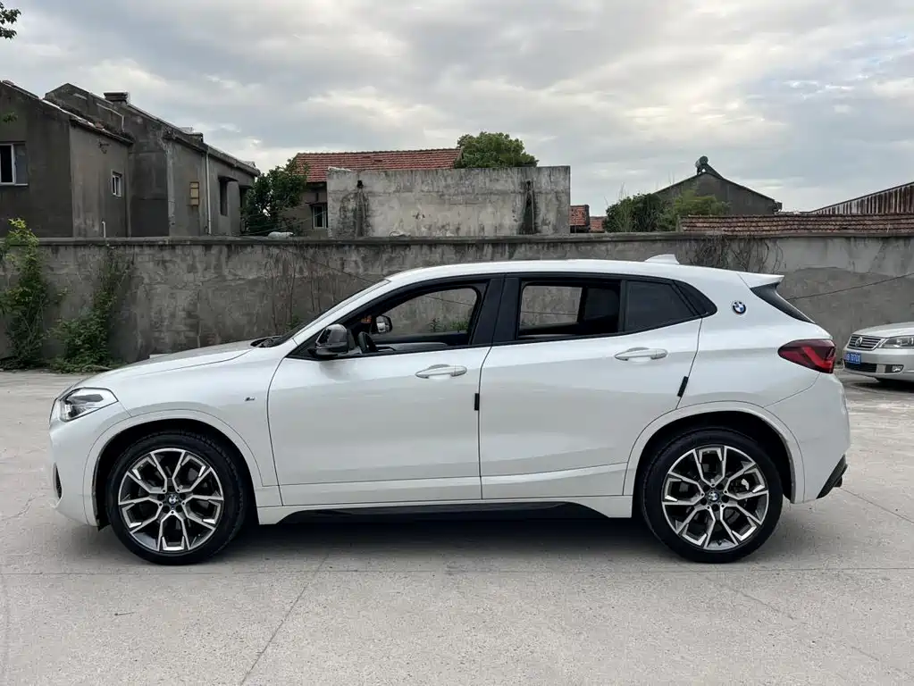 BMW X2 2022 — фото 16