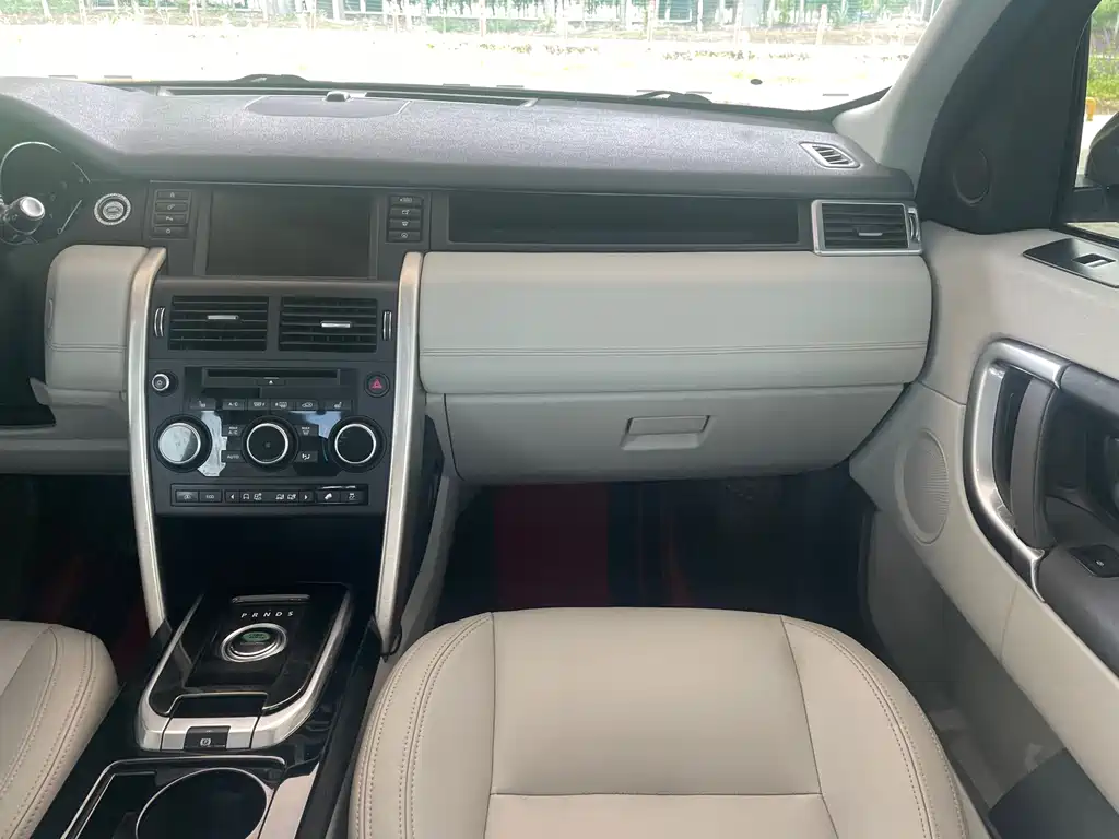 Land Rover Discovery Sport 2015 — фото 16