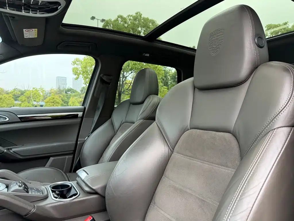 Porsche Cayenne 2017 — фото 15