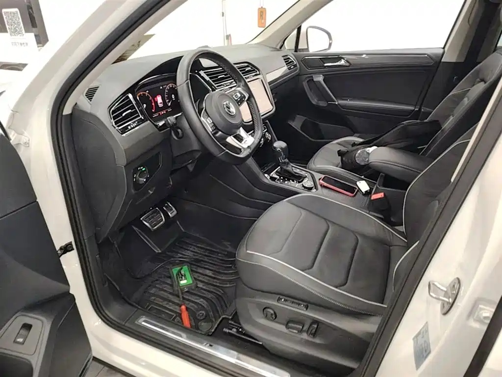 Volkswagen Tiguan L 2020 — фото 15