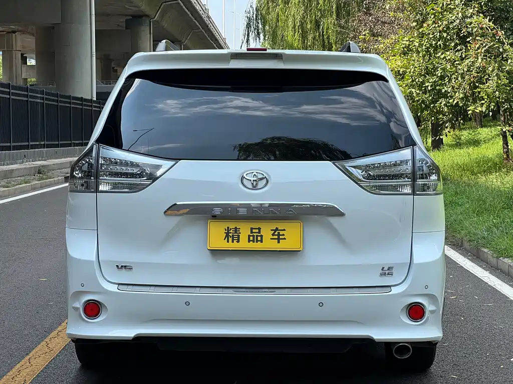 Toyota Sienna 2019 — фото 6