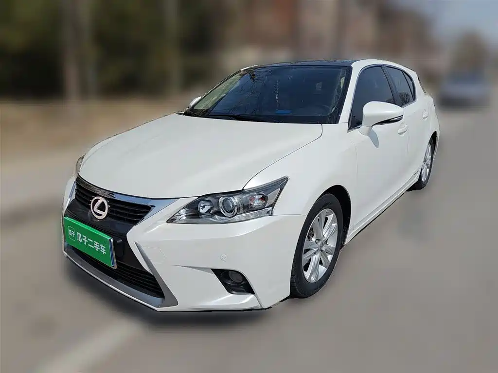 Lexus CT 2014 — фото 2
