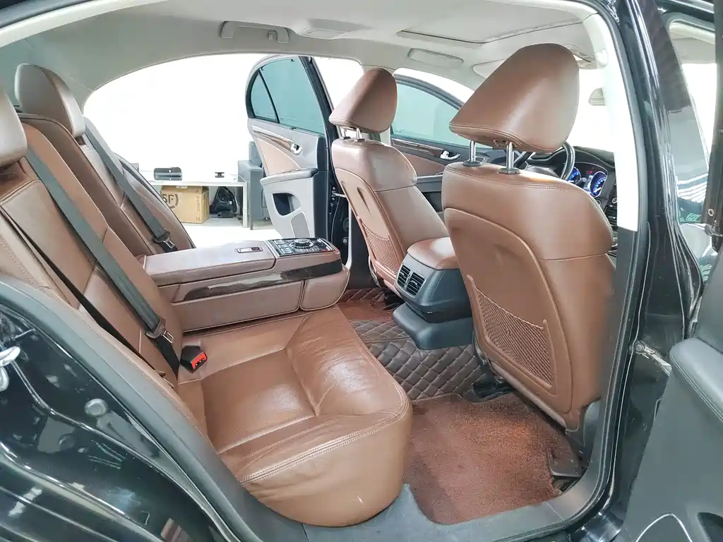 Hongqi H7 2015 — фото 12