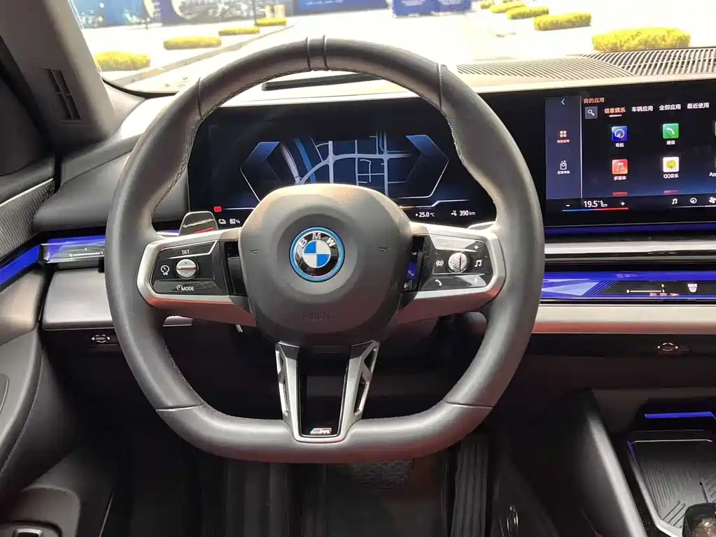 BMW i5 2025 — фото 12