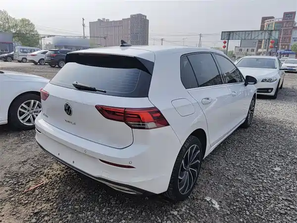 Volkswagen Golf 2021