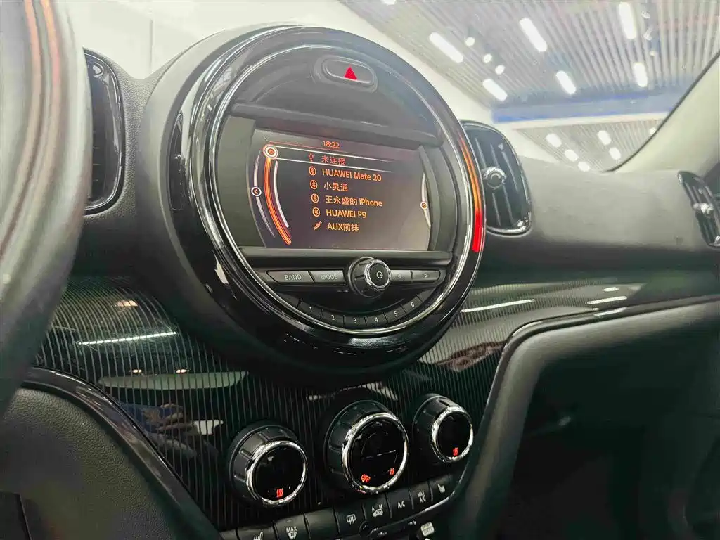 MINI Countryman 2017 — фото 15