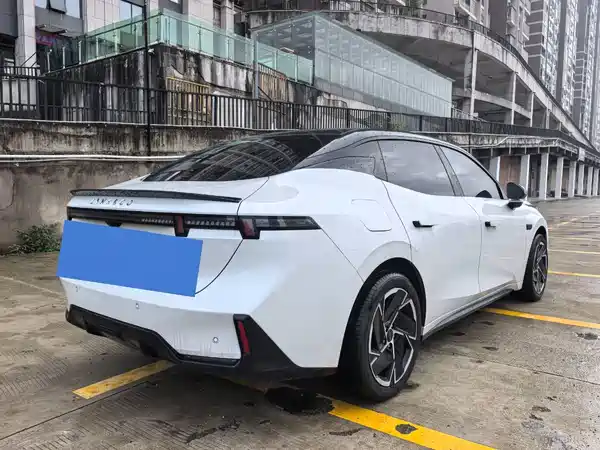 Lynk & Co 07 EM-P 2024