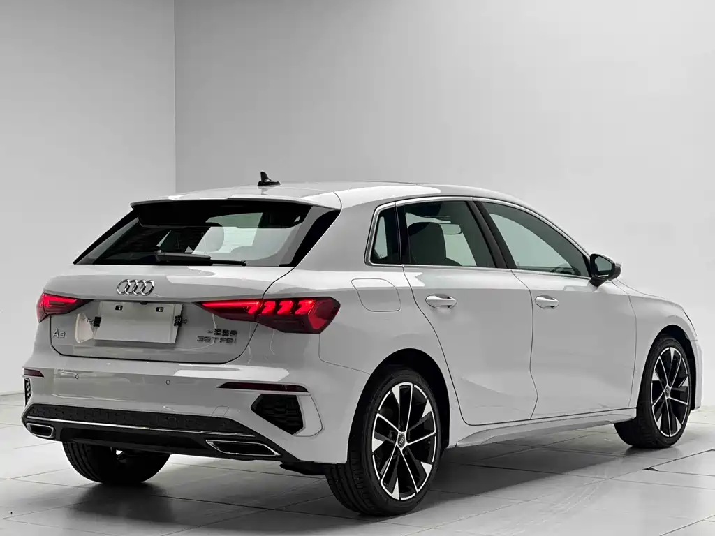 Audi A3 2023 — фото 9