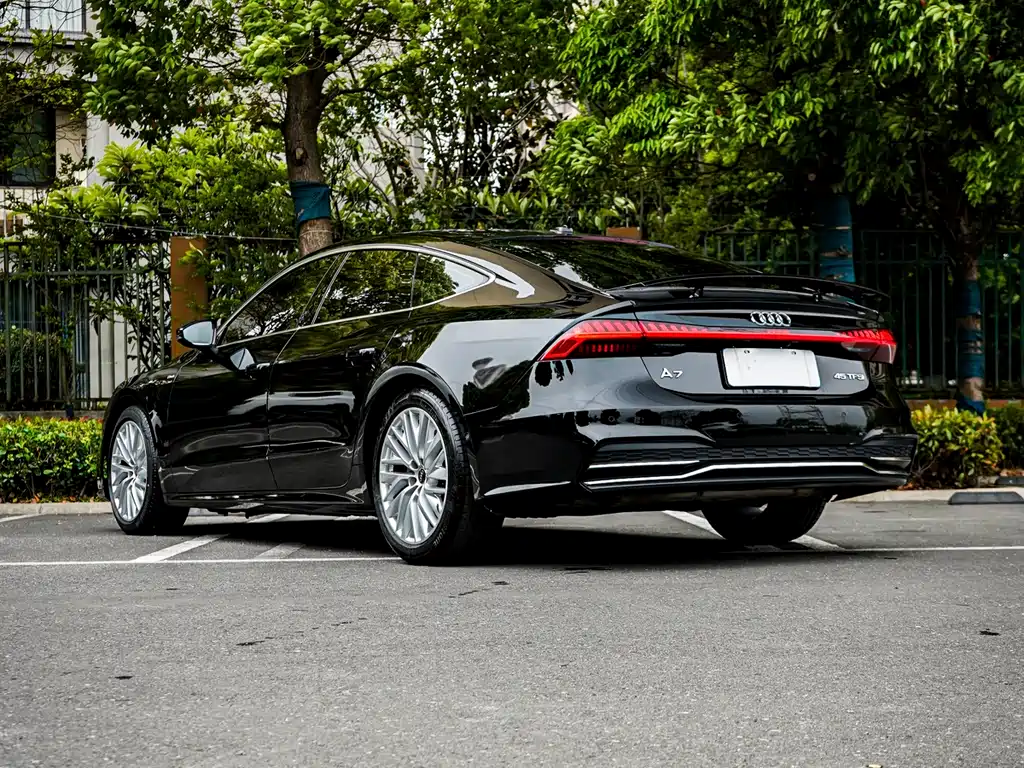 Audi A7 2021 — фото 12