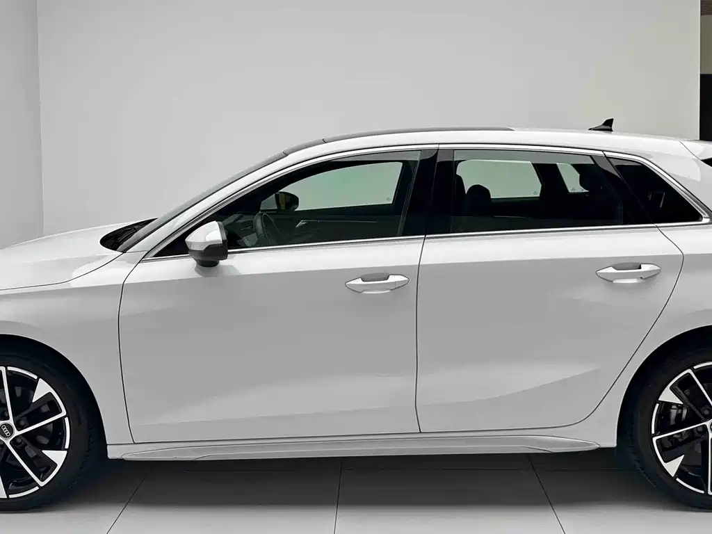 Audi A3 2023 — фото 23