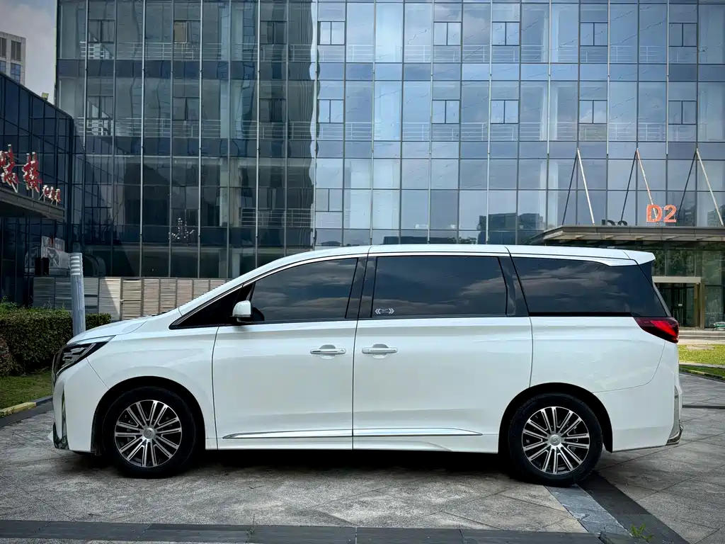 GAC Motor Trumpchi M8 2022 — фото 7