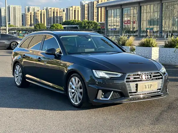 Audi A4 2020