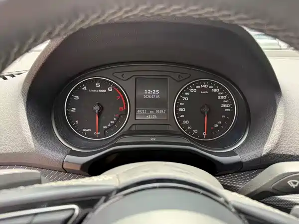 Audi Q2L 2023