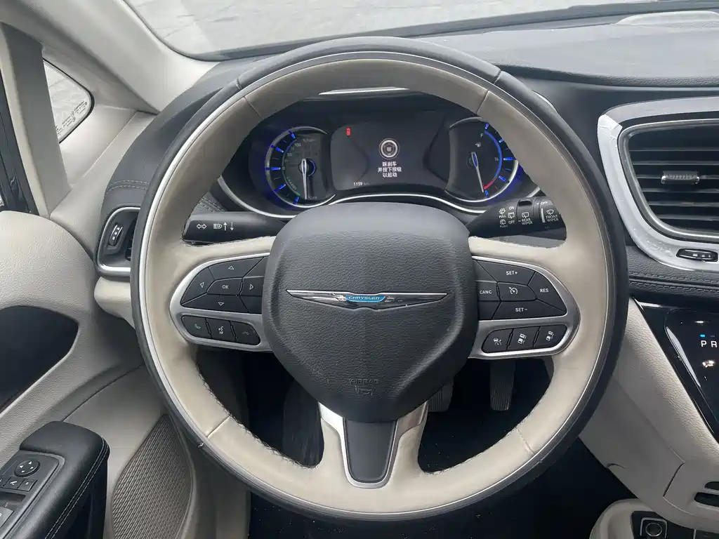 Chrysler Grand Voyager PHEV 2025 — фото 12