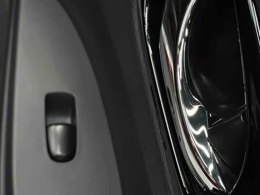 Nissan Tiida 2017 — фото 20