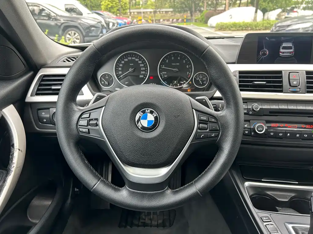 BMW 3 Series 2015 — фото 24