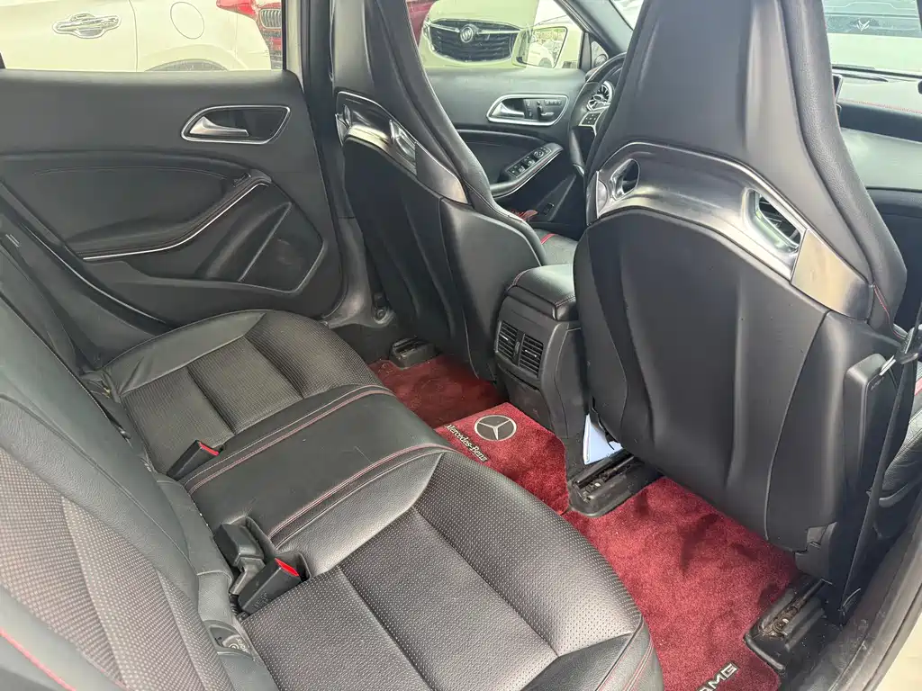 Mercedes-Benz GLA AMG 2015 — фото 11
