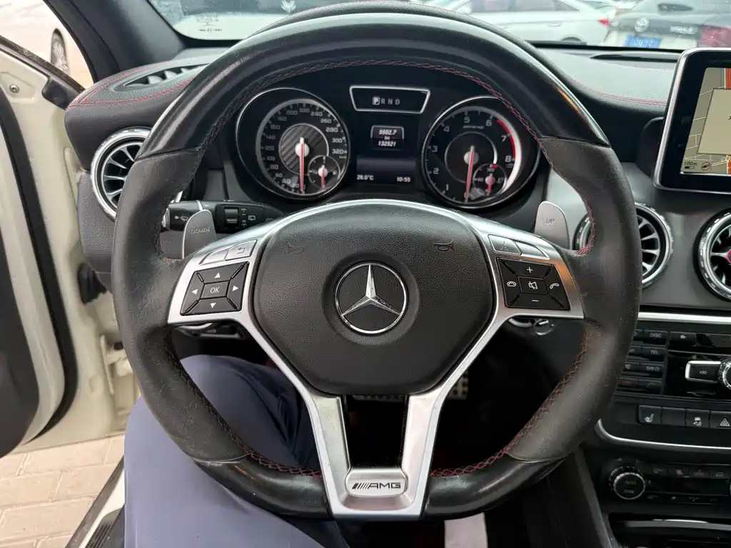 Mercedes-Benz GLA AMG 2015 — фото 7