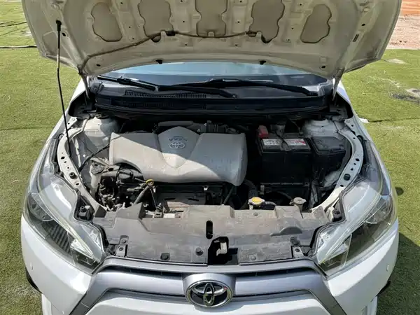 Toyota Yaris L 2014