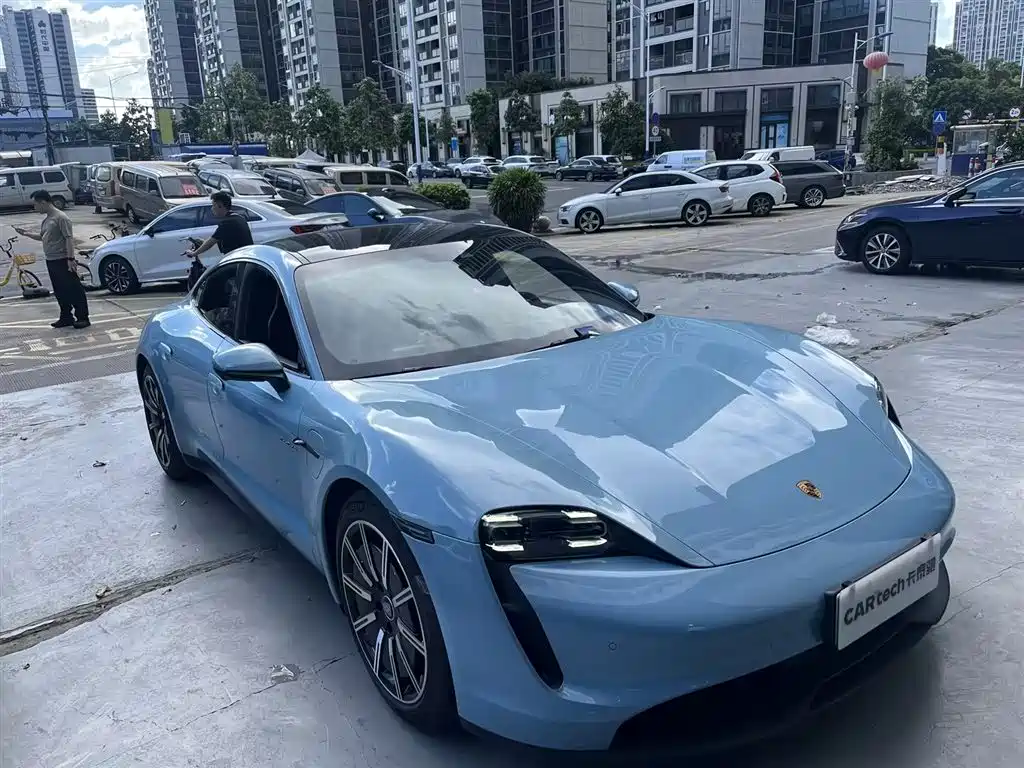 Porsche Taycan 2021