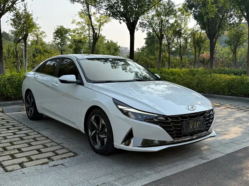Hyundai Elantra 2022
