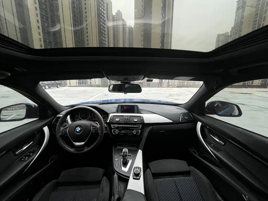 BMW 3 Series 2017 — фото 12