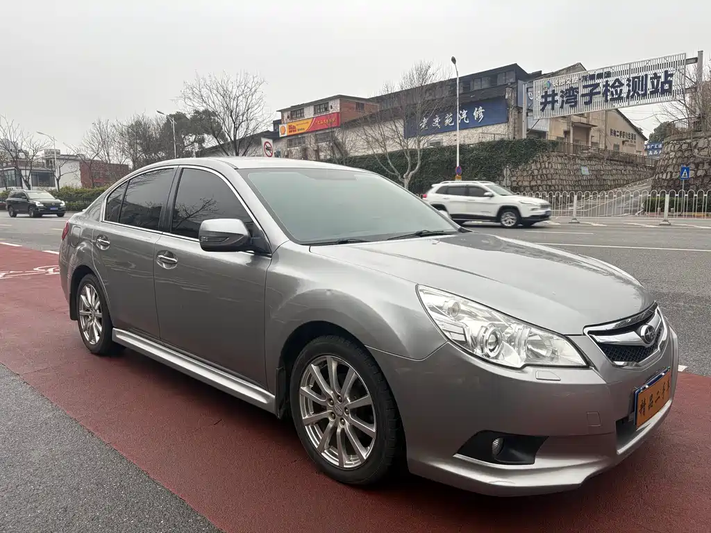 Subaru Legacy 2010 — фото 2