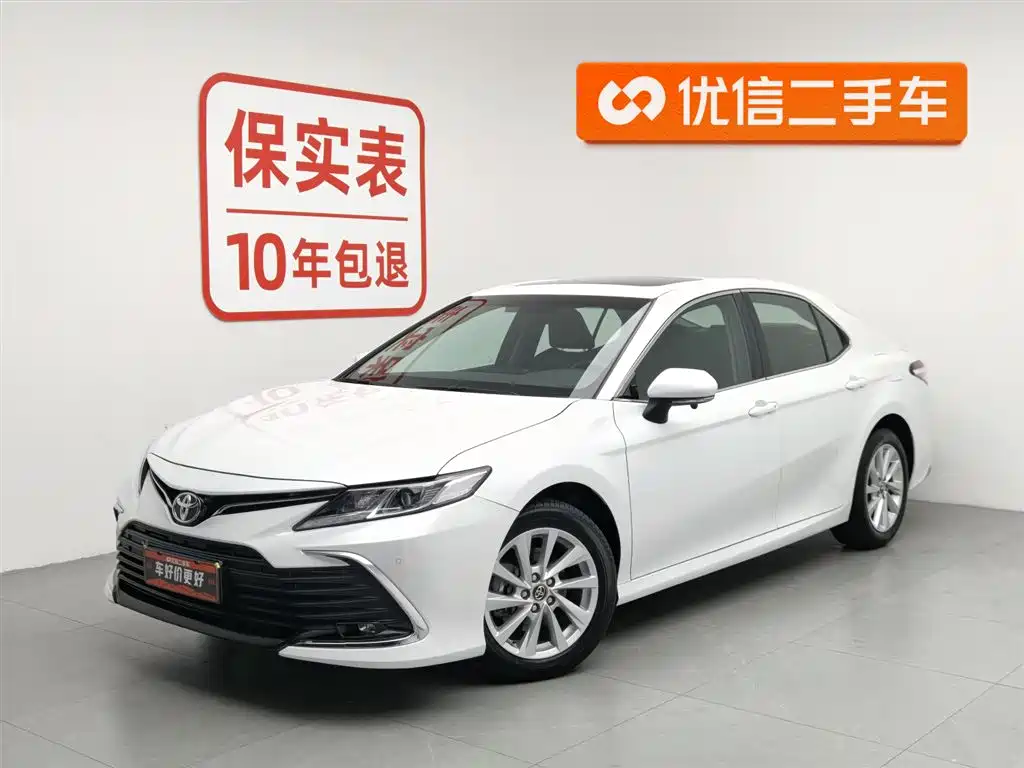 Toyota Camry 2023 — фото 1
