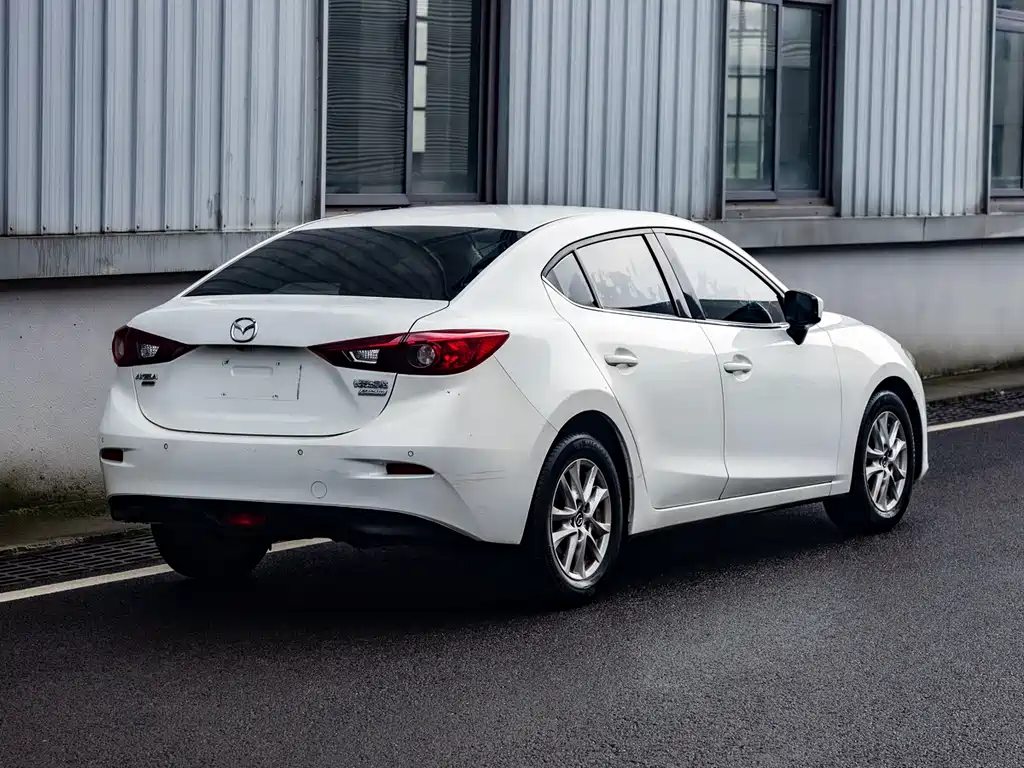 Mazda 3 Axela 2016 — фото 4
