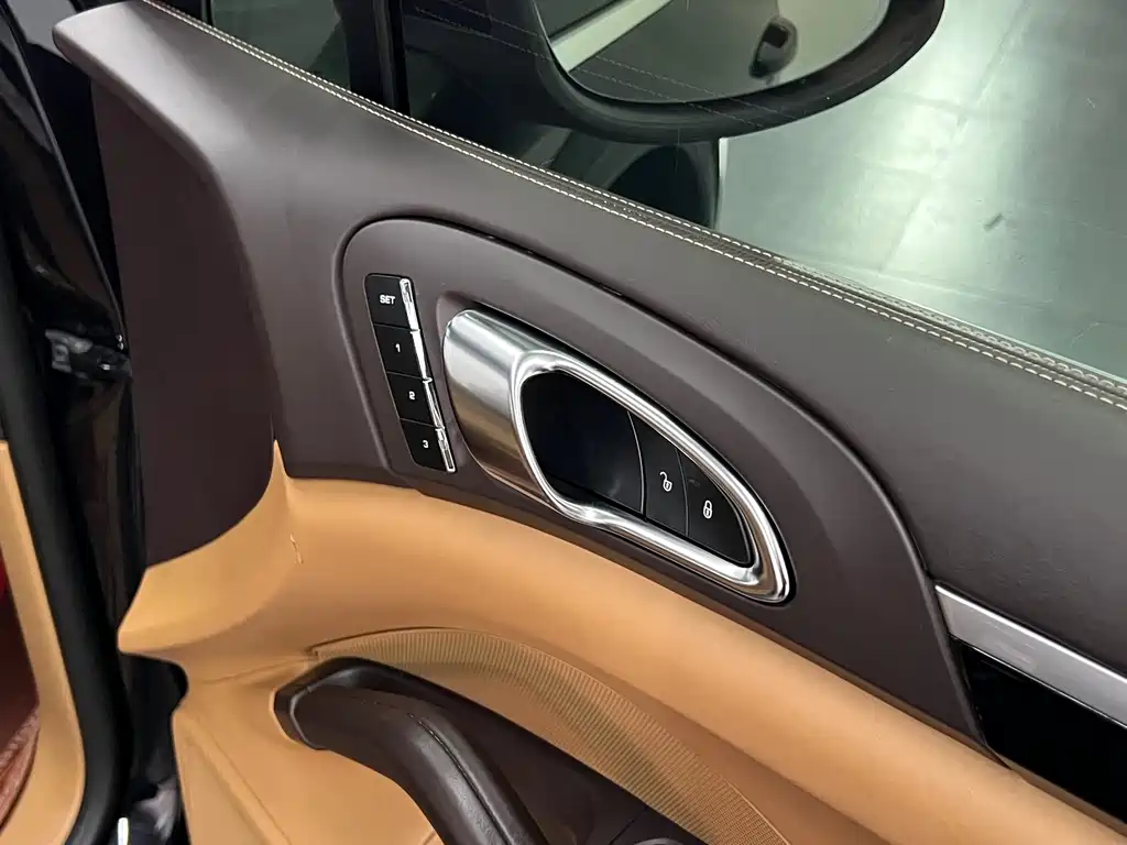 Porsche Cayenne 2014 — фото 12