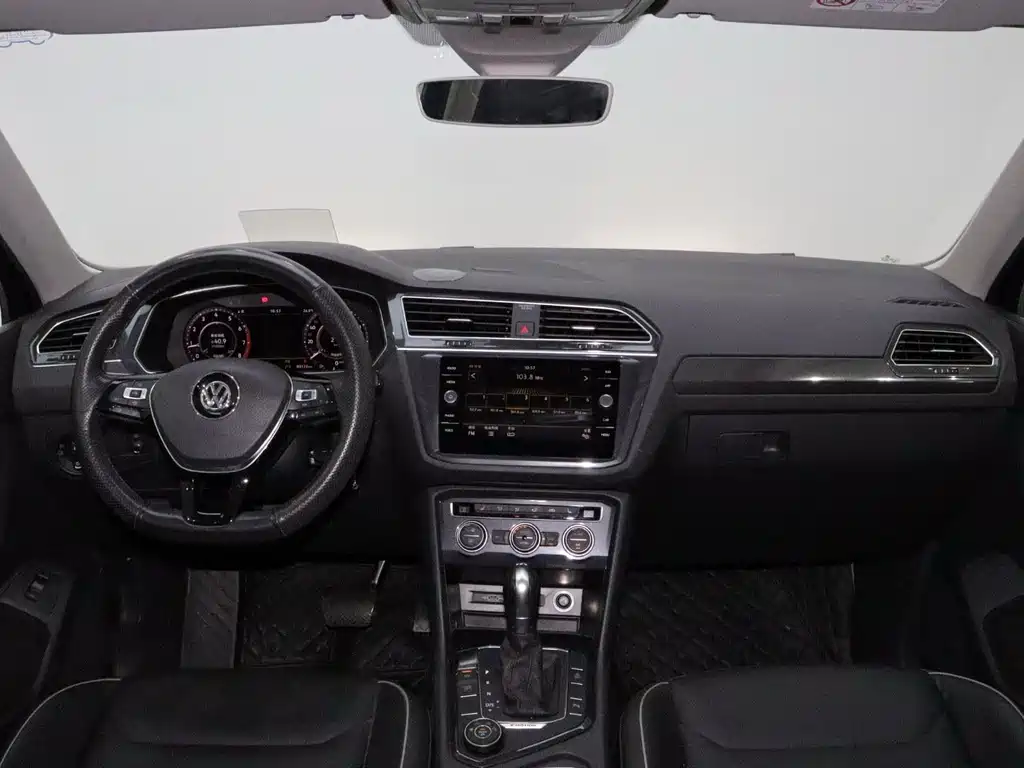 Volkswagen Tiguan 2019 — фото 15